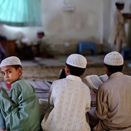 ملک بھر کے مدارس میں عصری تعلیمی نصاب متعارف کروایا جائے گا